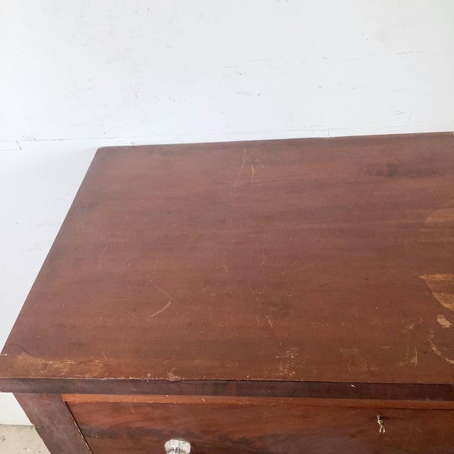 19th Century American Empire Flame Mahogany Four-Drawer Chest For Sale - Image 9 of 18