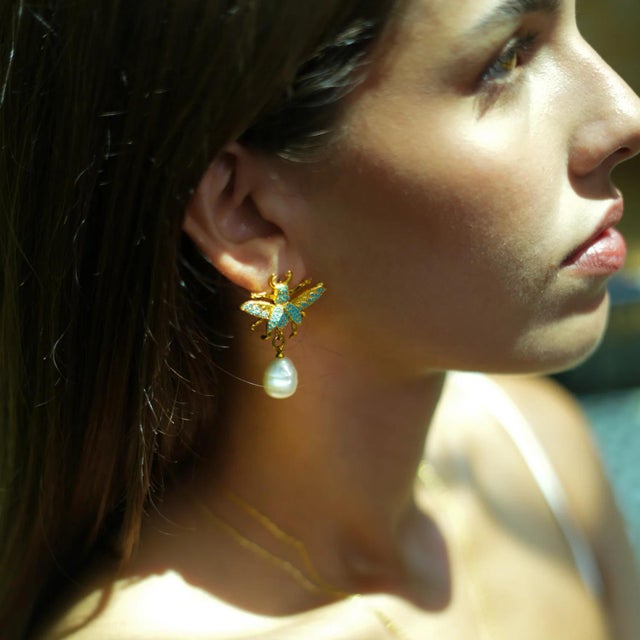 Metal Divine Connection Queen Bee Turquoise & Gold Chunky Earrings, A Pair For Sale - Image 7 of 8