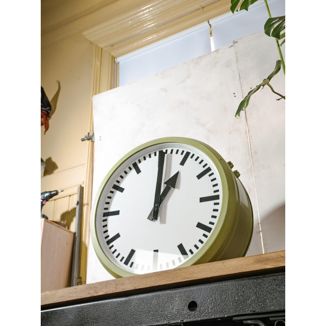 Double-Faced Illuminated Railway Station Clock with Green Quartz Conversion from RFT, Germany, 1950s For Sale - Image 13 of 14