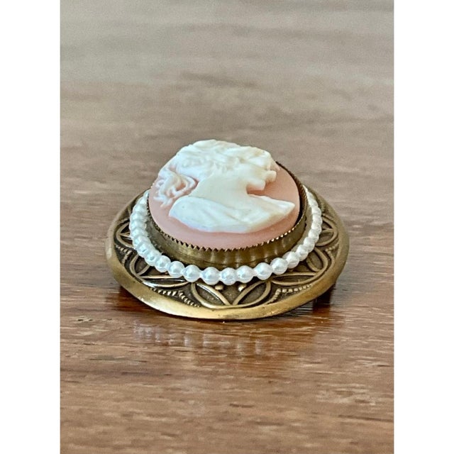 Off-white Vintage Gold Tone Cameo Pendant Brooch With Faux Pearl Border For Sale - Image 8 of 12