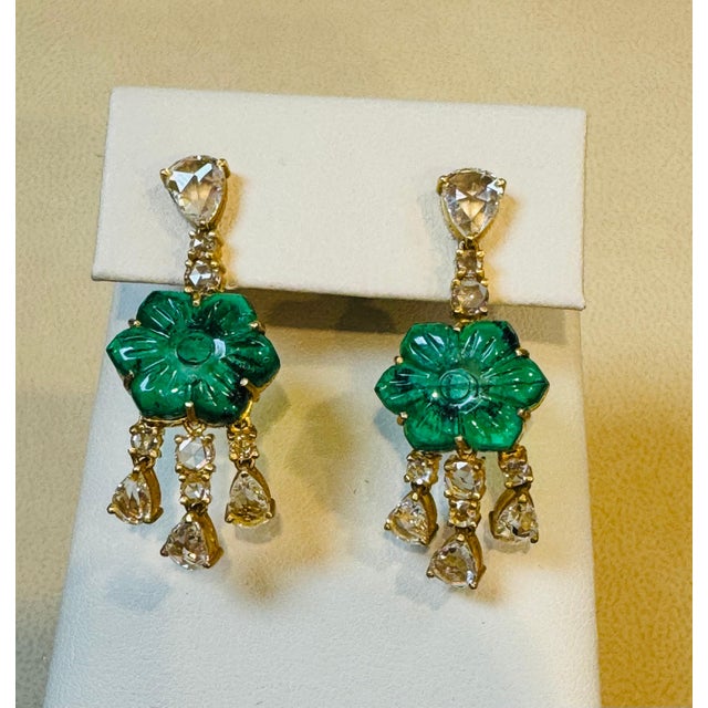 12Ct Carved Emerald & 5 Ct Rose Diamond Dangling Post Earrings 22 Kt Yellow Gold For Sale - Image 10 of 18