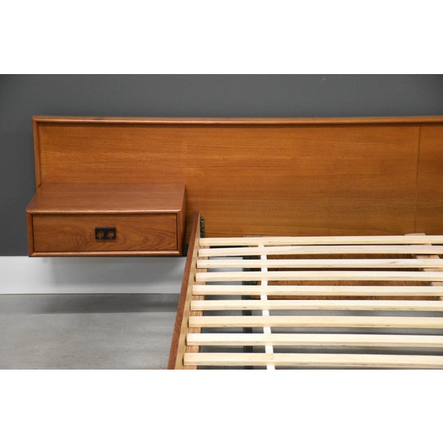 Mid-Century Modern 1960s Teak Queen Floating Platform Bed For Sale - Image 3 of 10