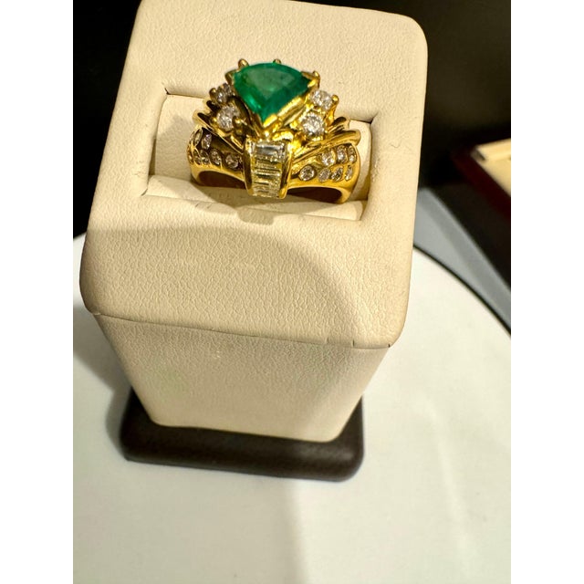 Arts & Crafts Natural Trillion Emerald & 0.60 Carat Diamond Ring 18 Kt Yellow Gold Size 5.2 For Sale - Image 3 of 18