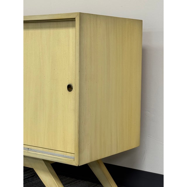 Wood Mid-Century Modern Credenza / Buffet ~ Great Tv Stand or Record Cabinet For Sale - Image 7 of 10