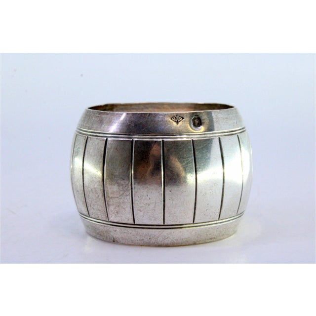 Silver Napkin Ring with Kite-Shaped Bands and Beaded Edges, in Good conditions.