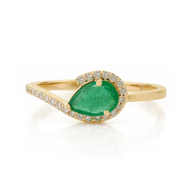 14k Gold Contemporary Pear-Shaped Emerald & Diamond Halo Bypass Ring Size 8 For Sale - Image 4 of 15