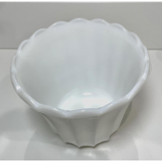 Mid-Century Modern Vintage Milk Glass Flower Pot Vase For Sale - Image 3 of 3