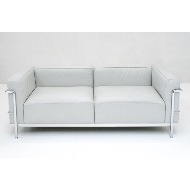 LC3 Bauhaus Sofa in Grey Leather by Le Corbusier and Pierre Jeanneret and Charlotte Perriand for Cassina, 1980s For Sale - Image 13 of 13