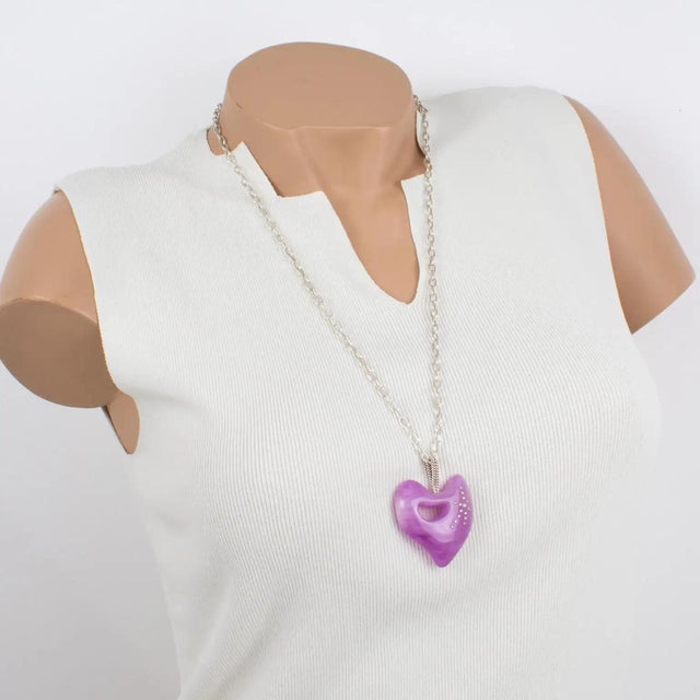 1990s Christian Lacroix Silvered Metal Necklace with Lavender Resin Heart Pendant For Sale - Image 5 of 11