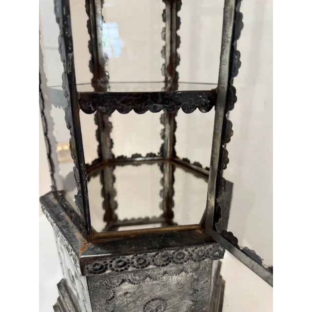 Mid 20th Century Silvered Metal & Glass Hexagonal Display Vitrine/Display For Sale In Atlanta - Image 6 of 9