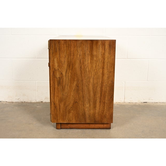 Drexel Heritage Mid-Century Modern Hollywood Regency Campaign Walnut Nightstand, 1970s For Sale - Image 13 of 17