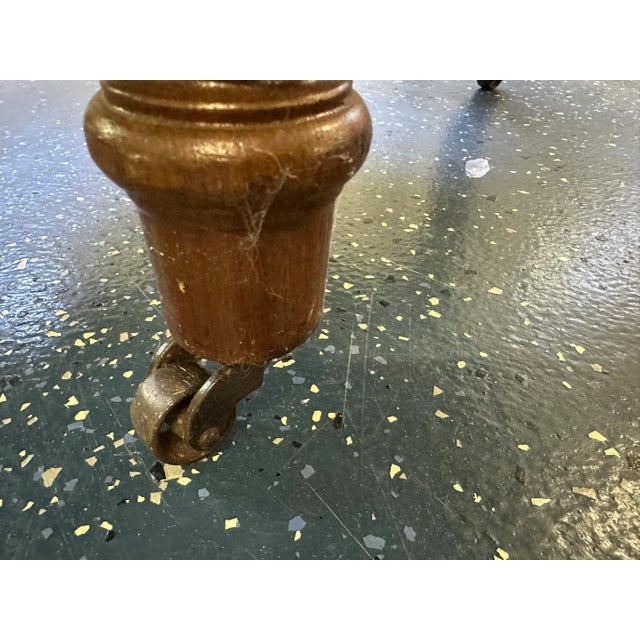 Vintage 1930's Louis XV Style Accent Chair in Neutral Linen For Sale In Providence - Image 6 of 15