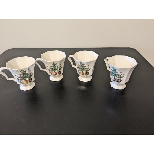 Traditional Late 20th Century Nikko Christmastime Octagonal Footed Set of Coffee Mugs - Set of 4 For Sale - Image 3 of 6
