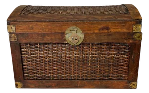 Vintage Woven Bamboo Tabletop or Floor Dime Lid Storage Box, Chinoiseriie, French Country, Farmhouse, Cabin, Rustic