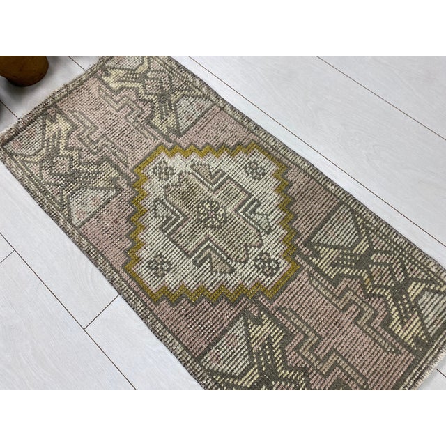 1960s Oushak Turkish Antique Rug For Sale - Image 5 of 5
