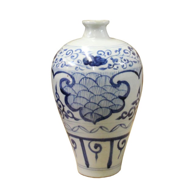 Chinoiserie Chinese Blue White Round Porcelain Graphic Meiping Plum Vase For Sale - Image 3 of 7