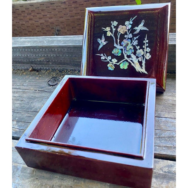 Mid 20th Century Korean Lacquer Vanity Box With Iridescent Mother-of-Pearl Inlay For Sale - Image 4 of 9