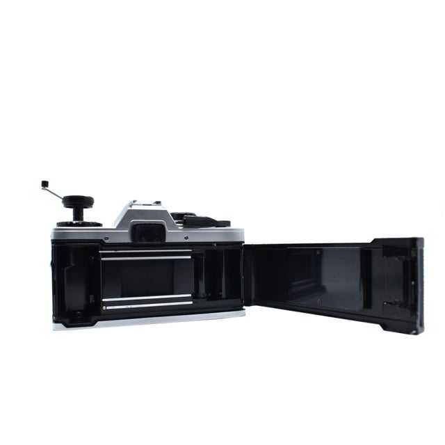 1970's Olympus Om-10 35mm SLR Camera With Zuiko 50mm Lens - Japan For Sale - Image 10 of 11