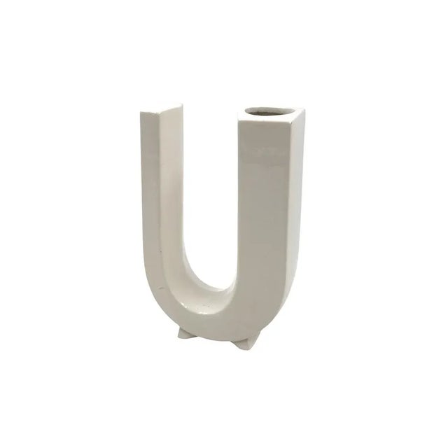 1970s Space Age White U Letter Shaped Ceramic Solifleur Vase by Marcel Radureau, 1970 For Sale - Image 5 of 11