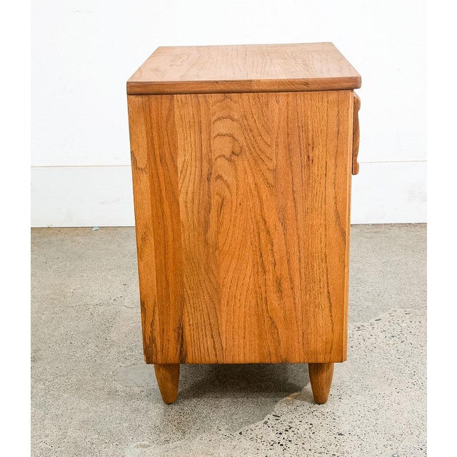 Mid-Century Modern 1960s Mid Century Modern Nightstand End Side Table Solid Oak Drawer Vintage Single MCM For Sale - Image 3 of 10
