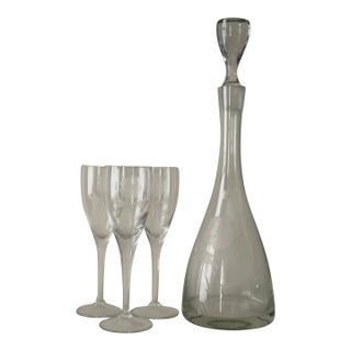 Vintage Mid-Century Modern Romanian Acid-Etched Glass Decanter Set With Cordial Glasses 1970s Floral - Set of 4 For Sale