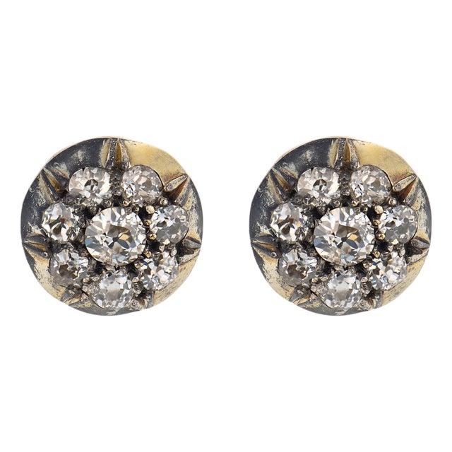 Early 20th Century Pair of Victorian 2.50 Carat Diamond Yellow Gold Silver Stud Earrings For Sale