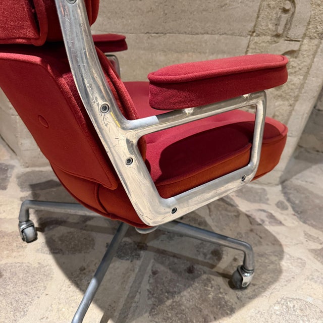 Mid-Century Modern Eames Executive Chair Time-Life Lobby Chair Herman Miller Mid Century For Sale - Image 3 of 17