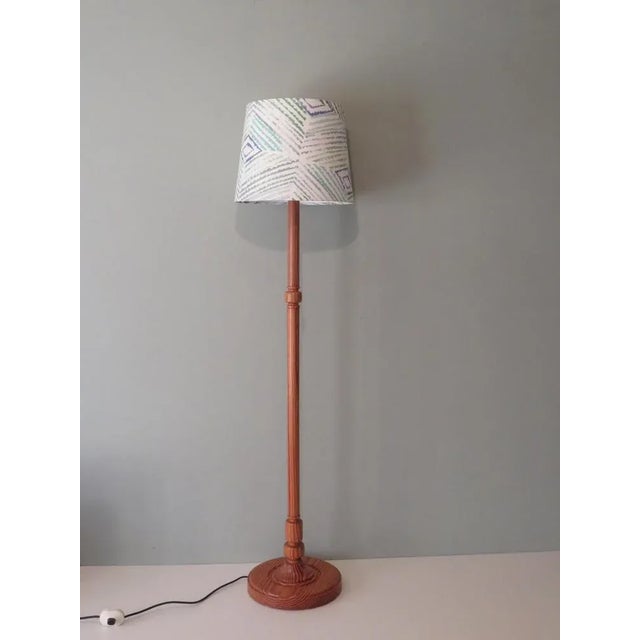 Vintage Scandinavian Pine Floor Lamp with Bespoke Lampshade, 1960s For Sale - Image 3 of 9