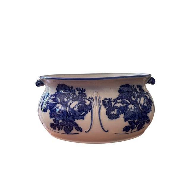 Large Blakeney Ironstone Staffordshire Blue and White Floral Footbath A beautifully rounded and generously sized footbath...