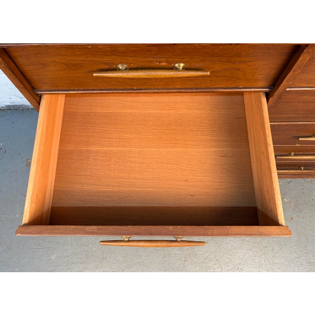 Mid 20th Century Ten Drawer Walnut Dresser by Davis Cabinet Company For Sale - Image 10 of 13