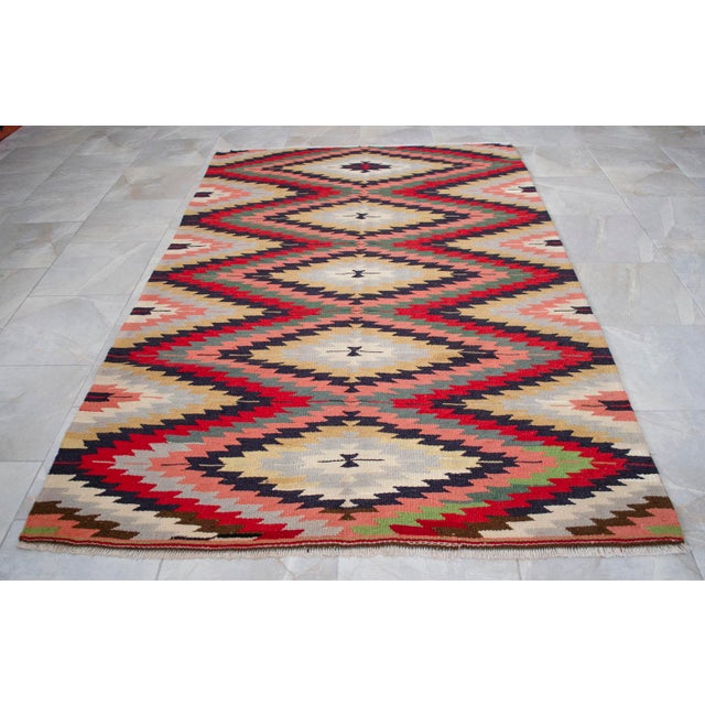 Vintage 5x8 Ft Turkish Rug Kilim – Tribal Living Room Decor Bohemian Style Rug For Sale - Image 12 of 14