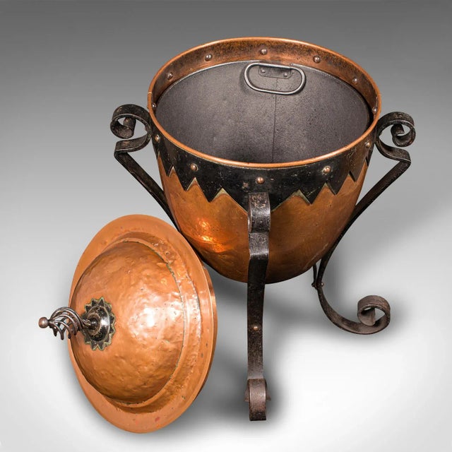 Metal 1890s Victorian Antique Arts and Crafts Fireside Bin, English, Copper, Log, Coal For Sale - Image 7 of 12