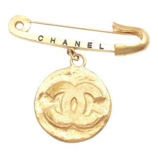 Chanel Vintage Gold Plated Medallion Coin Safety Pin Brooch For Sale