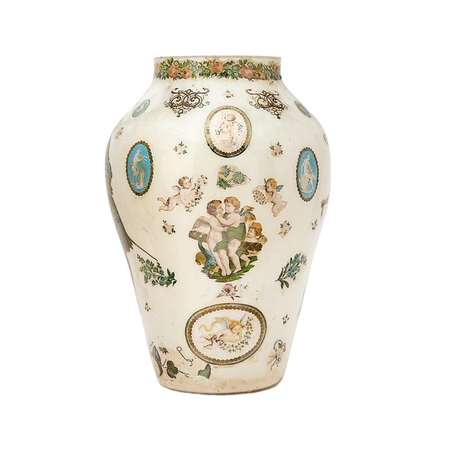 Early 19th century Victorian decalomania decorative vase, made in London. This refined example of English decorative glass...