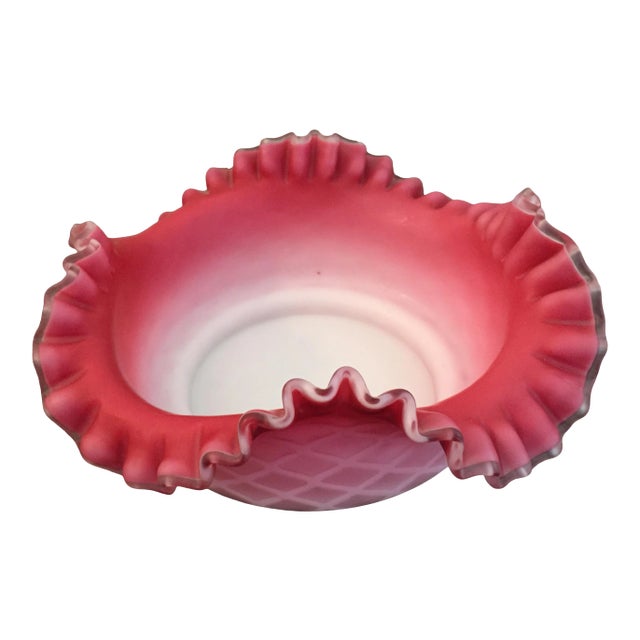Early 20th Century Victorian Ruffled Glass Bowl For Sale
