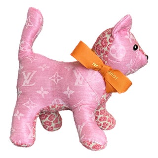 Louis Vuitton LV Monogram Vintage Silk & Wool Scarf Charming Kitten For Sale