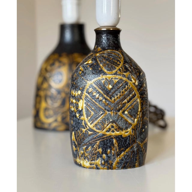 Royal Copenhagen Mid-Century Table Lamp in Faience by Nils Thorsson for Royal Copenhagen, 1970s For Sale - Image 4 of 7
