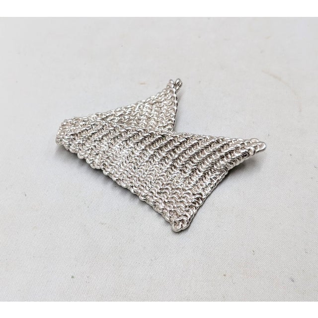 Napier Vintage 1960s Signed Napier Rhodium Plated Brooch For Sale - Image 4 of 6