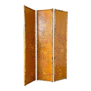 Vintage Chinoiserie Floral Three-Panel Bamboo Screen Room Divider With Cracked Lacquer Finish For Sale