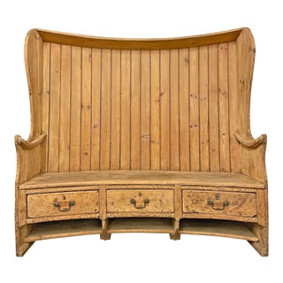18th Century English Pine Curved Settle For Sale