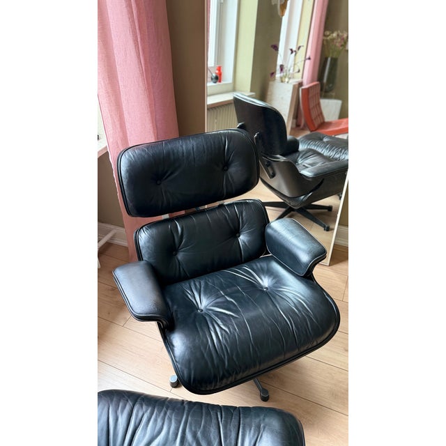 Wood Set of Eames Lounge Chair and Ottoman by Charles & Ray Eames for Vitra, 1970s For Sale - Image 7 of 14
