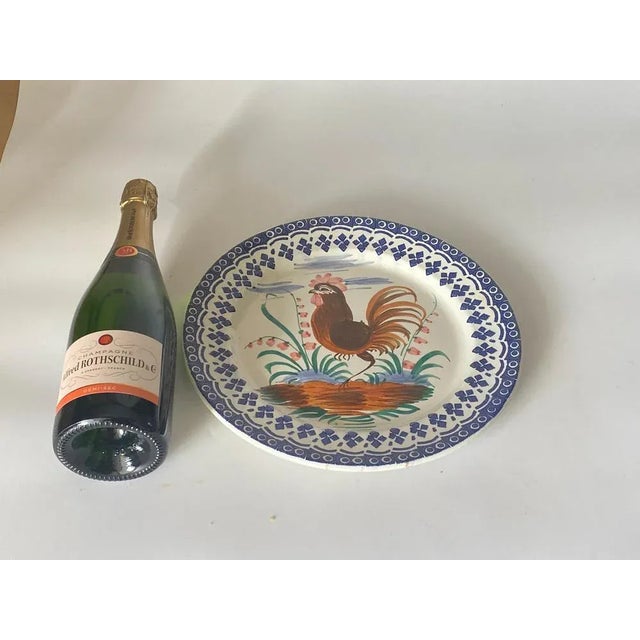 Brown Brown and Green Dish with Rooster in Italian Faïence, 19th Century For Sale - Image 8 of 10
