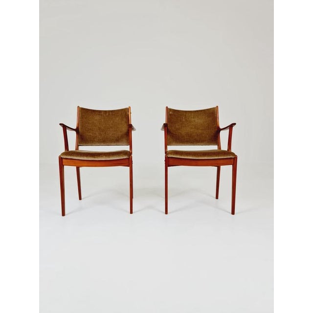 Mid-Century Modern Danish Armchair with Teak Frame and Gray Upholstery by Johannes Andersen for Uldum Møbelfabrik, 1960s For Sale - Image 5 of 14