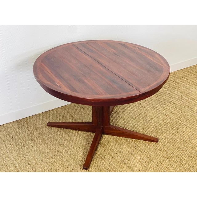 Scandinavian Walnut Round Extendable Dining Table, 1960s For Sale - Image 11 of 13