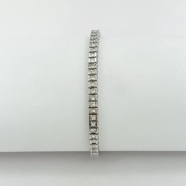 2020s White Diamond Princess Cut Diamond Tennis Bracelet in 14k White Gold For Sale - Image 5 of 8