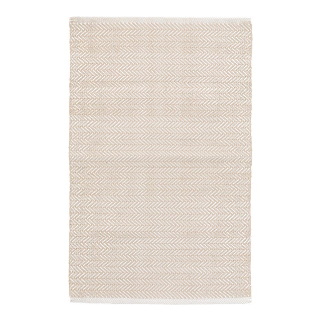 Dash & Albert by Annie Selke Herringbone Linen/White Indoor/Outdoor Rug, 4' x 6' For Sale