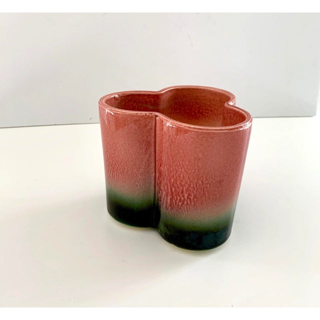 Mid-Century Modern Pink and Green Planter Pot 1950s Hull Pottery Cachepot Ombre For Sale - Image 3 of 12
