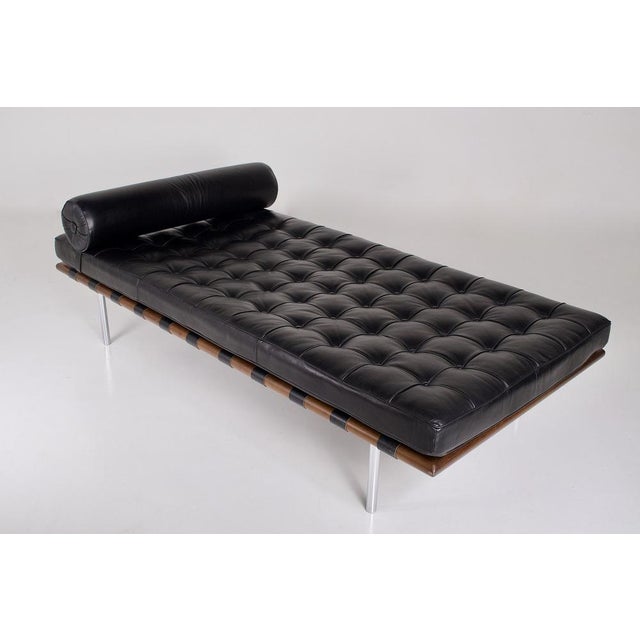 Vintage Barcelona Daybed in Black Leather by Mies Van Der Rohe for Knoll, 2000s For Sale - Image 4 of 16