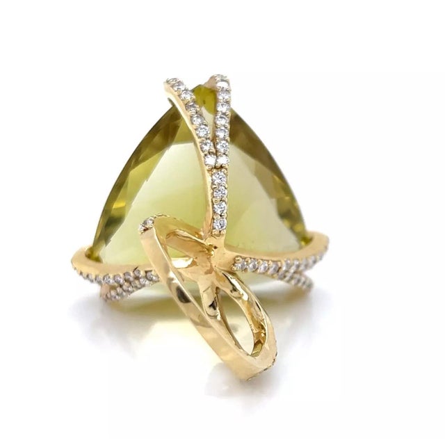 Lime Quartz & Diamond 18k Yellow Gold Large Ring, Size 3 For Sale - Image 9 of 11