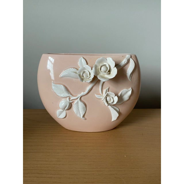 Mid Century Fritz and Floyd Pink Vase For Sale In Chicago - Image 6 of 6